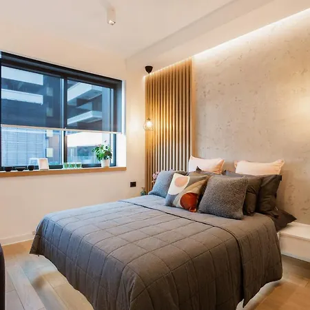 Leo Executive Suite, Self Check-in, Free Garage, Fast Wi-fi, Concierge * ベオグラード